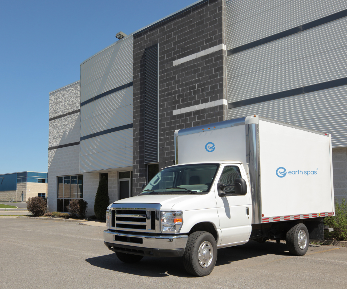 Earth Spas Servicebus für Reparaturen vor Ort
