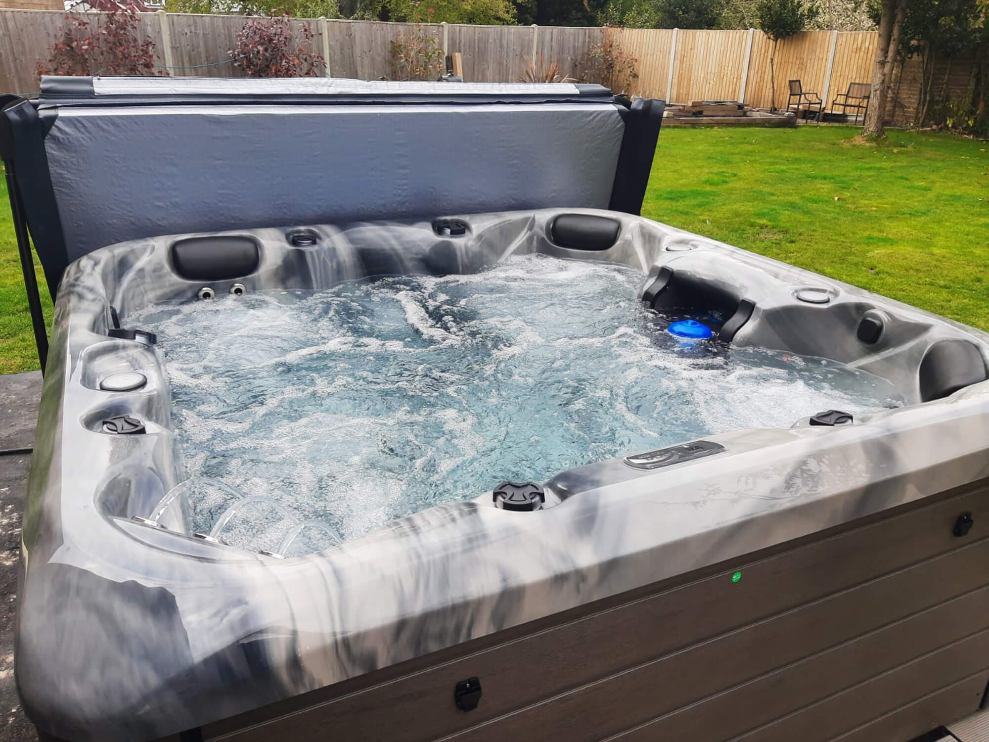 Erebus II Whirlpool — Außenbereich